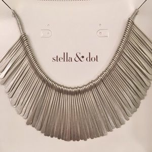 Stella & Dot Essential Fringe Necklace Silver